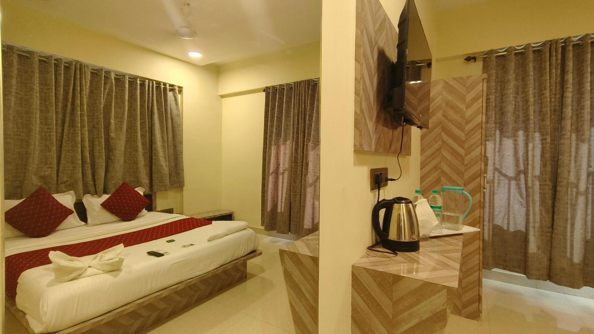 Hotel Edition Blue - Mumbai Hotels *
