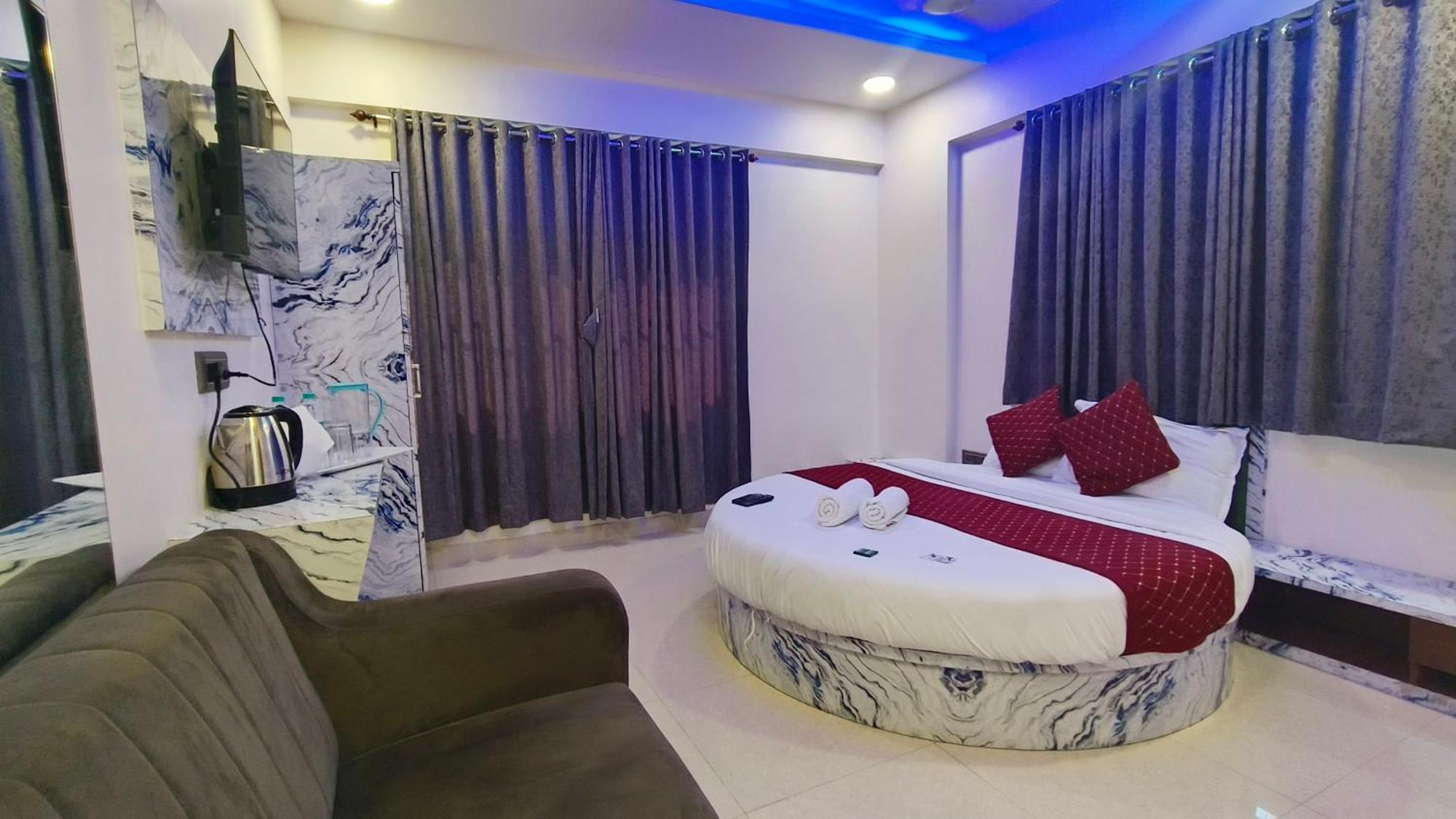Hotel Edition Blue - Mumbai Hotels *